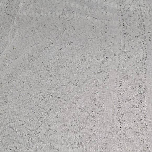 Ivory Lace Table Cloth 60 x 100 - Picture 6 of 10